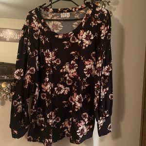 24/7 Maurice’s long sleeve floral top
